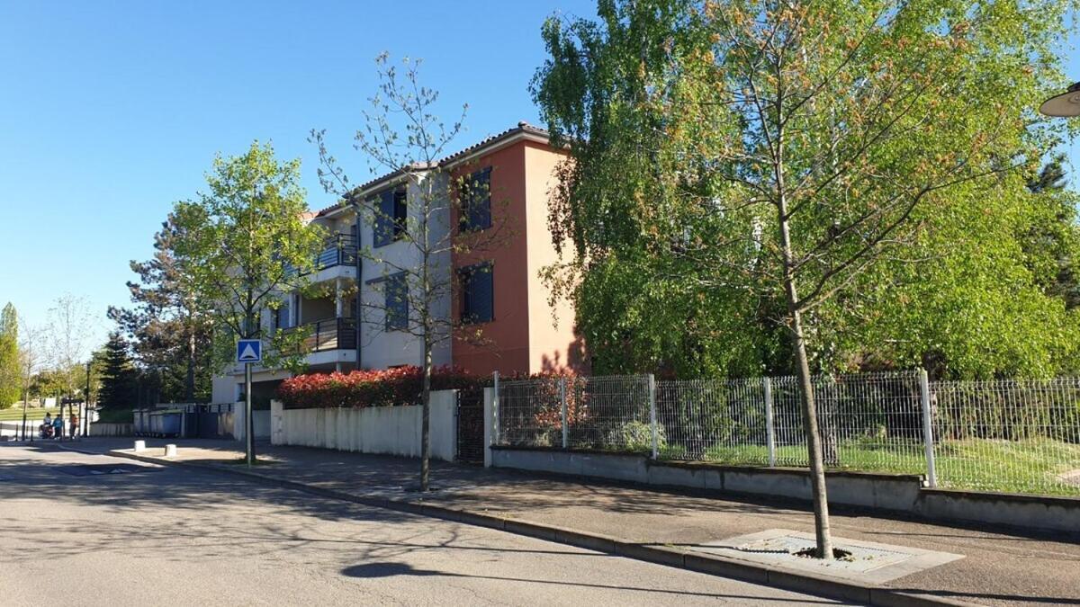 Le Loft De Genas - La Cabane Exteriör bild